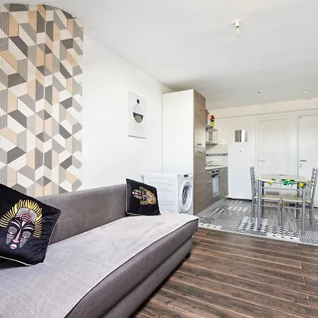 Apartamento Budget Downtown With Parking Charleville-Mézières