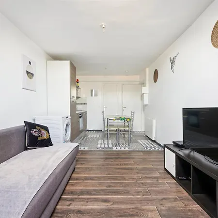 Budget Downtown With Parking Appartement Charleville-Mézières