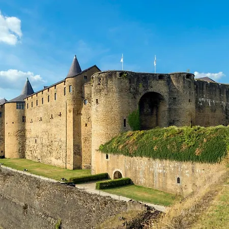 Budget Downtown With Parking