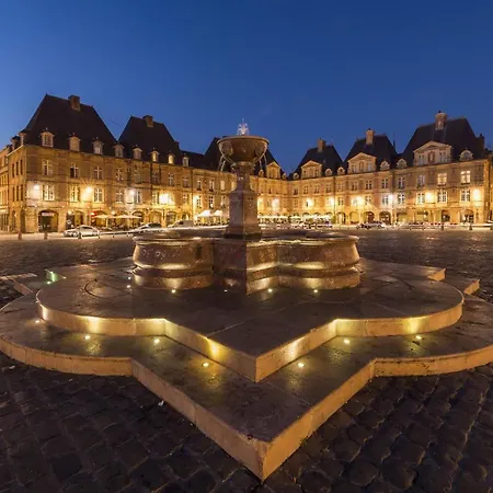 Budget Downtown With Parking * Charleville-Mézières