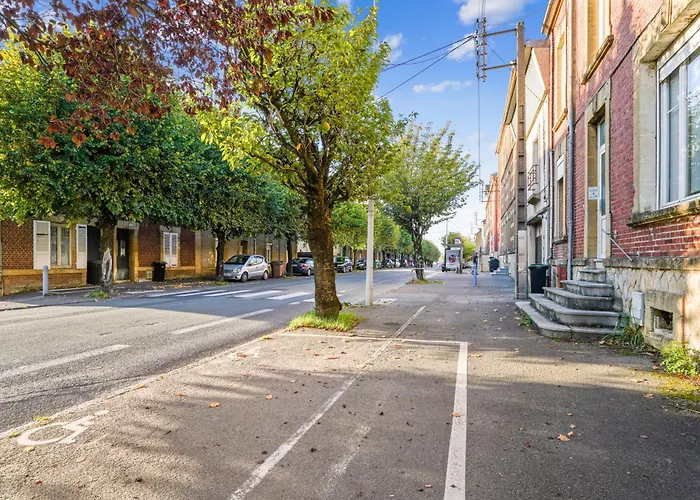 Budget Downtown With Parking * Charleville-Mézières