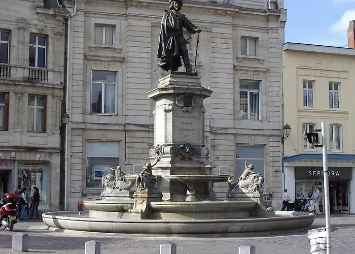 Budget Downtown With Parking Lägenhet Charleville-Mézières