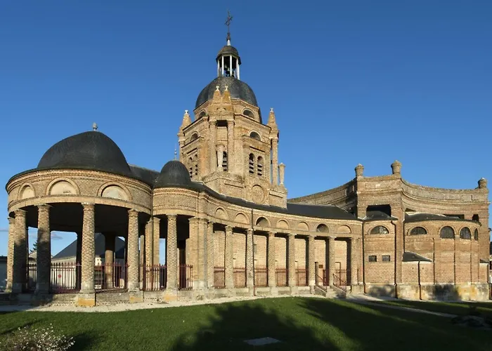 Budget Downtown With Parking